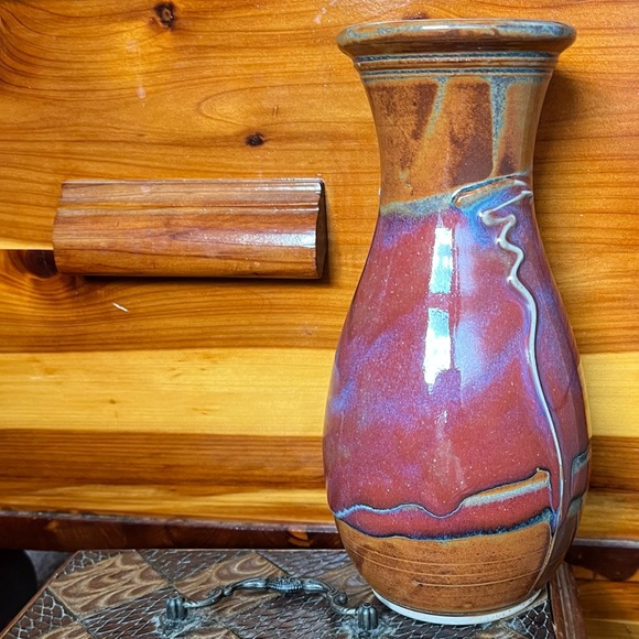 Signed Art Pottery Vase 4 feathers signature on bottom 8 In tall Sunset Colors - Picture 1 of 11